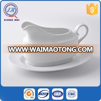 Creative design heat insulation cheap price ceramic gravy boat